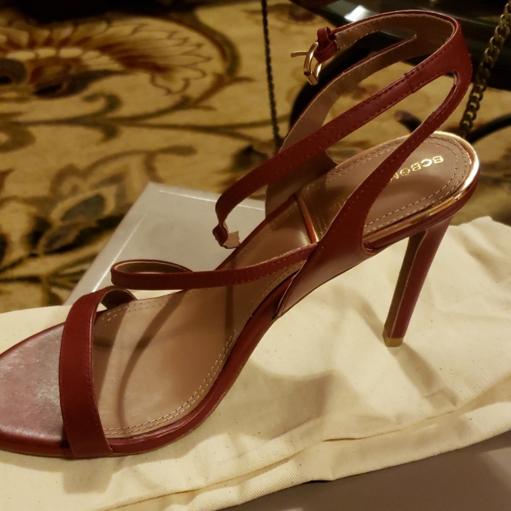BCBGMAXAZRIA Womens Size 8.5 Strappy Heeled Sandal Maroon Color